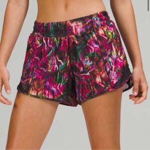 lululemon Hotty Hot High-Rise Short 2.5’’ Hyper Flow Pink Multi, sz 4. Like new!